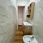 Vomero 14b شقة
